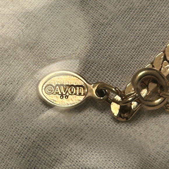 🎅🏻 VINTAGE SIGNED AVON 16.5” HEAVY GOLD CHAIN/2.5”ENAMELED PENDANT - Picture 4 of 9